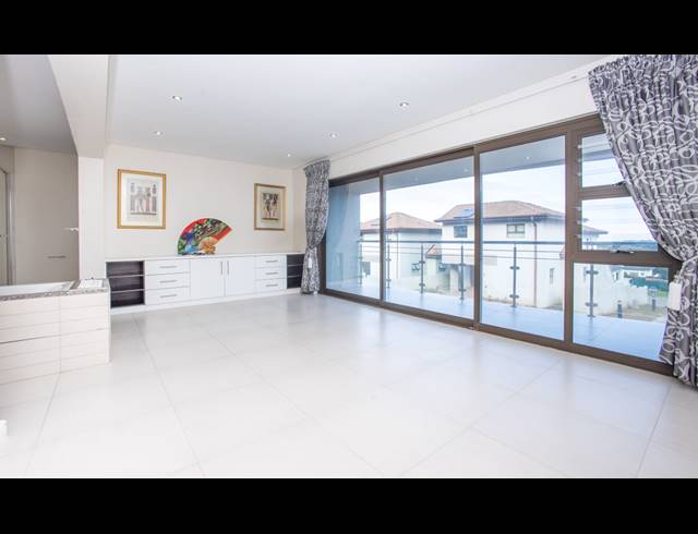 2 BEDROOM TOWNHOUSE FOR SALE IN WINTERSTRAND